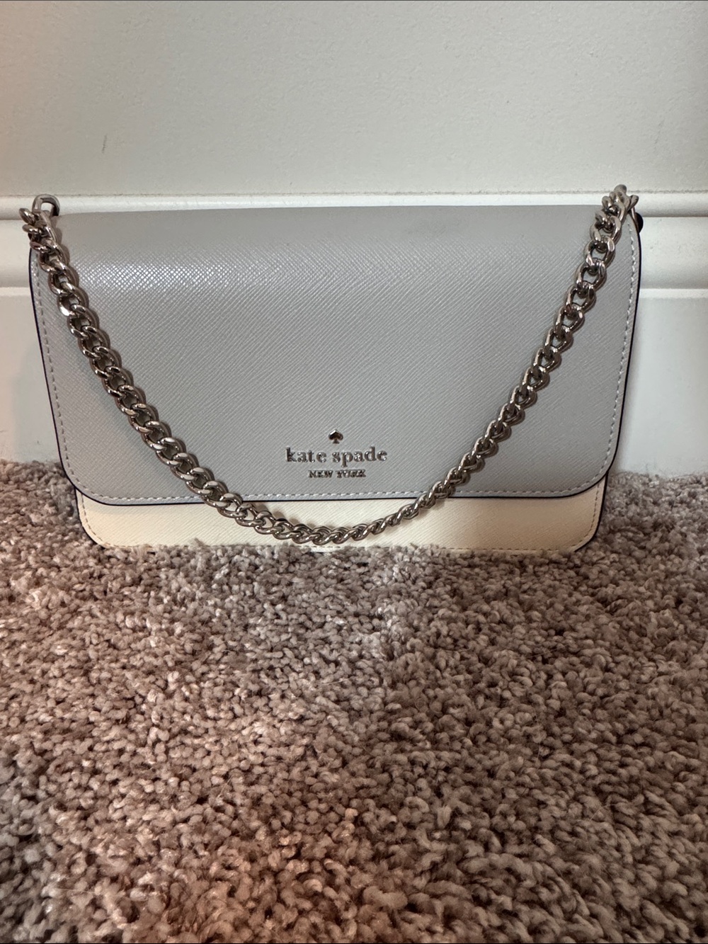 kate spade Two-Tone Gray and Cream Chain Shoulder Bag
